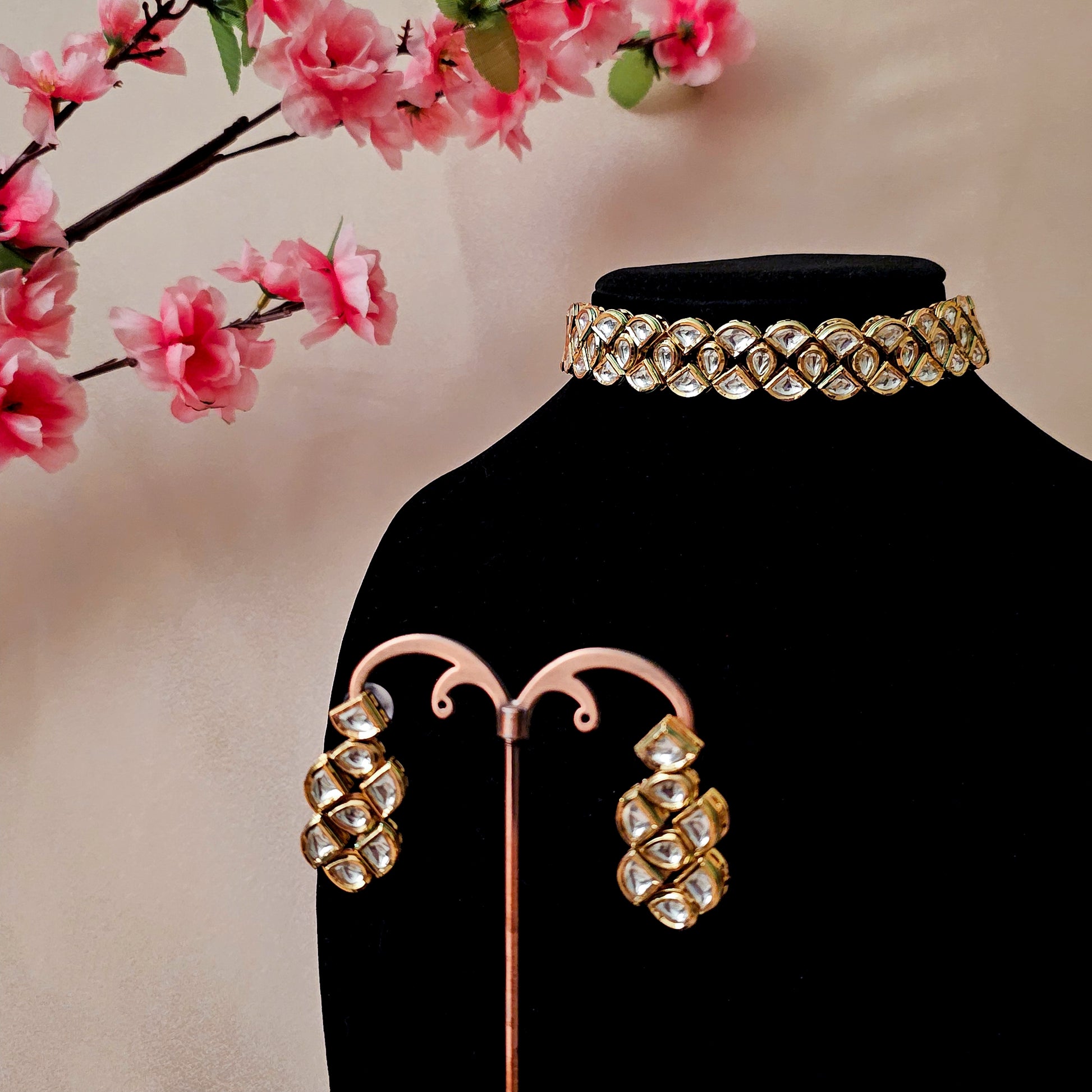 KUCHGO0069 - Gold Plated Kundan Choker Set