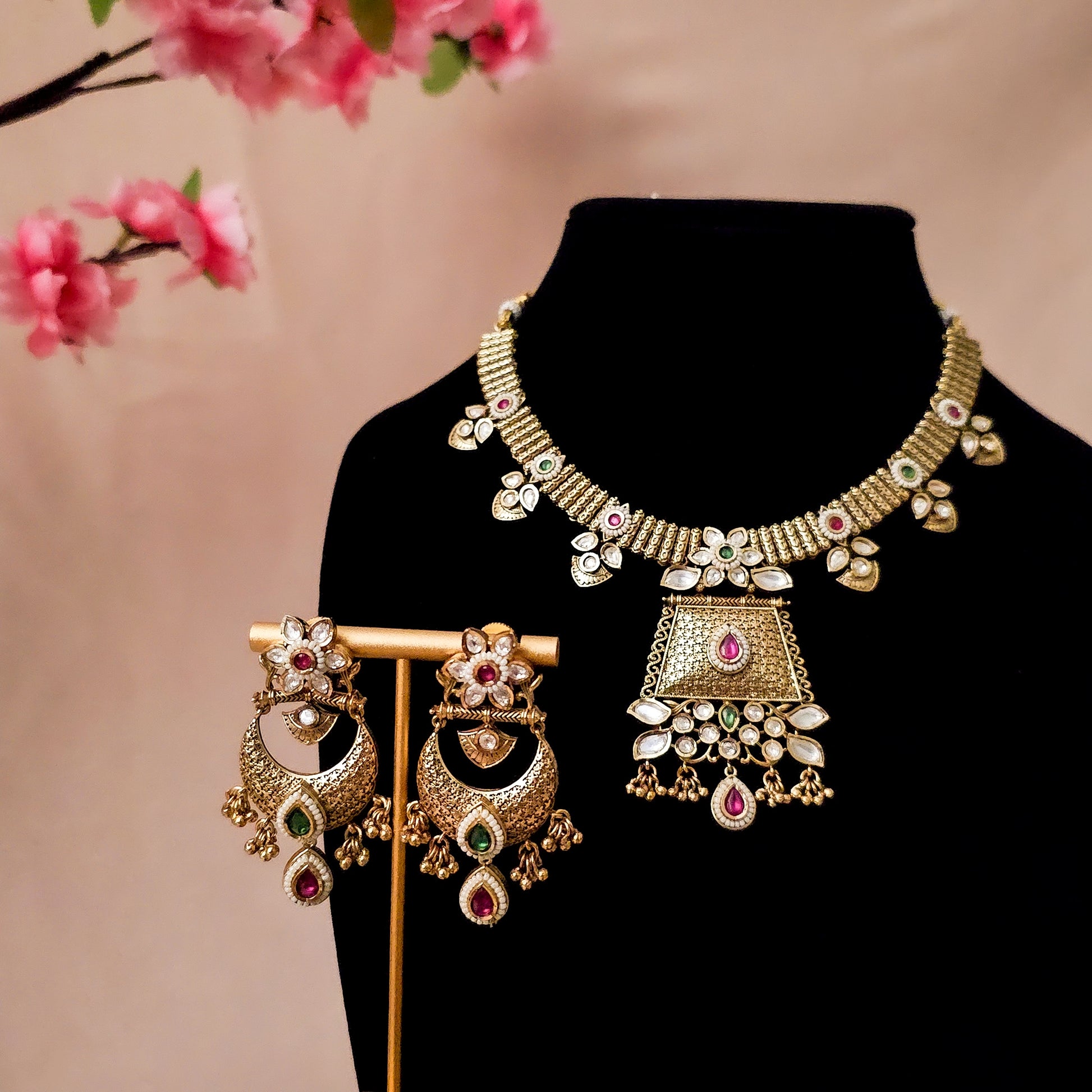 GGNEGO0090 - Gold Plated Kundan Necklace Set