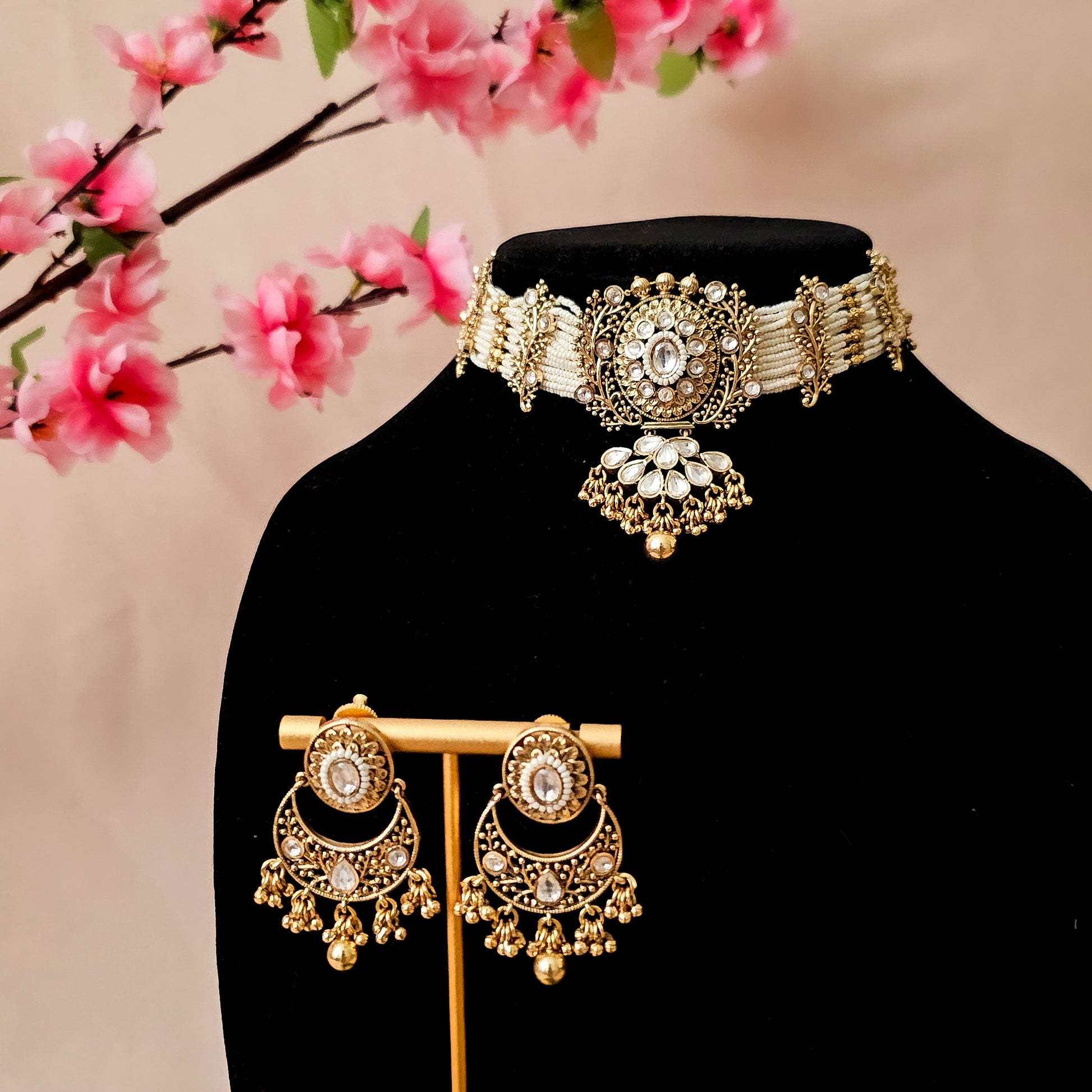 GGCHGO0088 - Gold Plated Kundan Choker Set