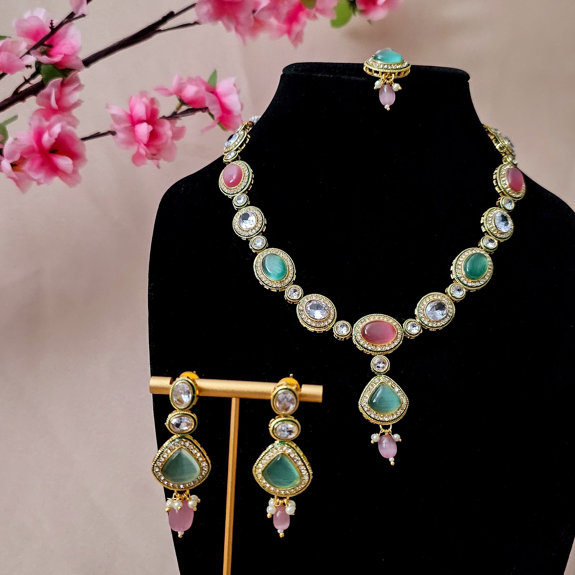 MNNEMC0078 - Gold-Plated Necklace Set with Monalisa Stones