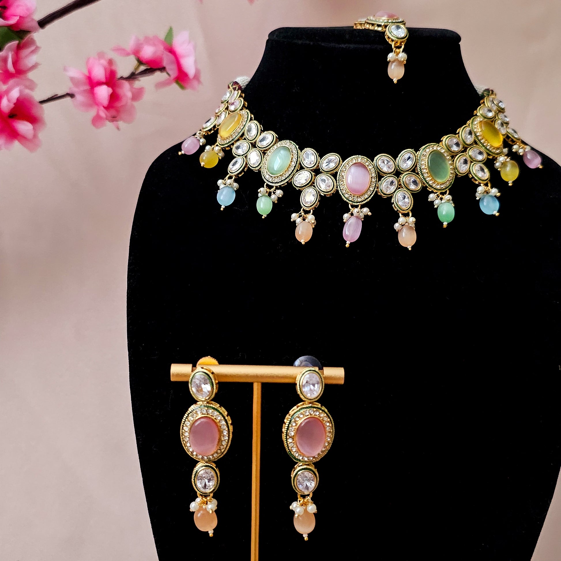 MNCHMC0072 - Gold-Plated Necklace Set with Monalisa Stones