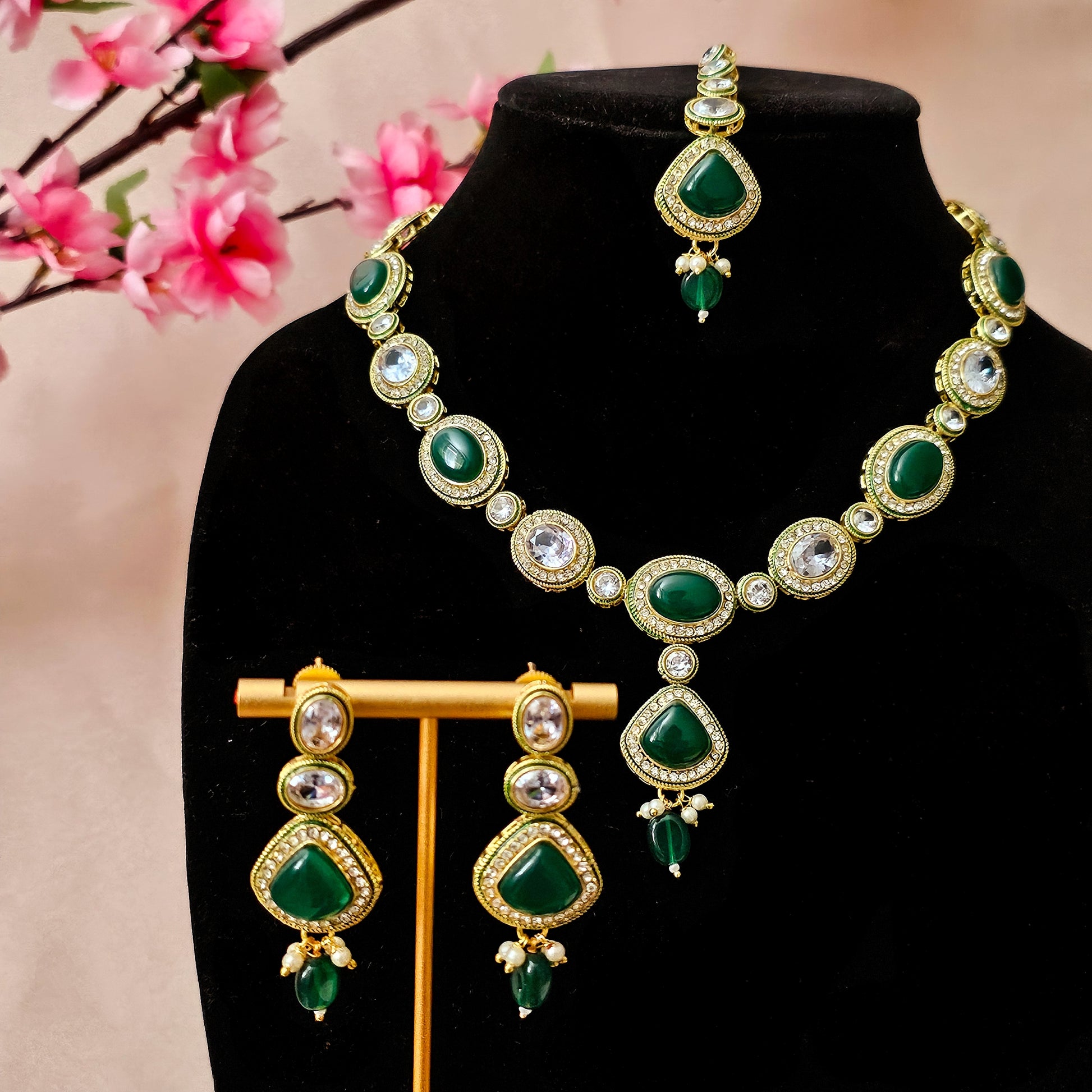 MNNEMC0078 - Gold-Plated Necklace Set with Monalisa Stones