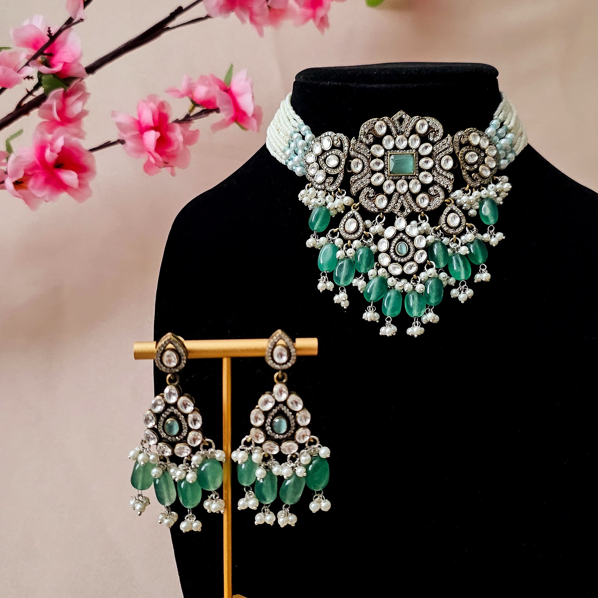 MOCHMI0145 - Antique Gold Plated Kundan Choker Set