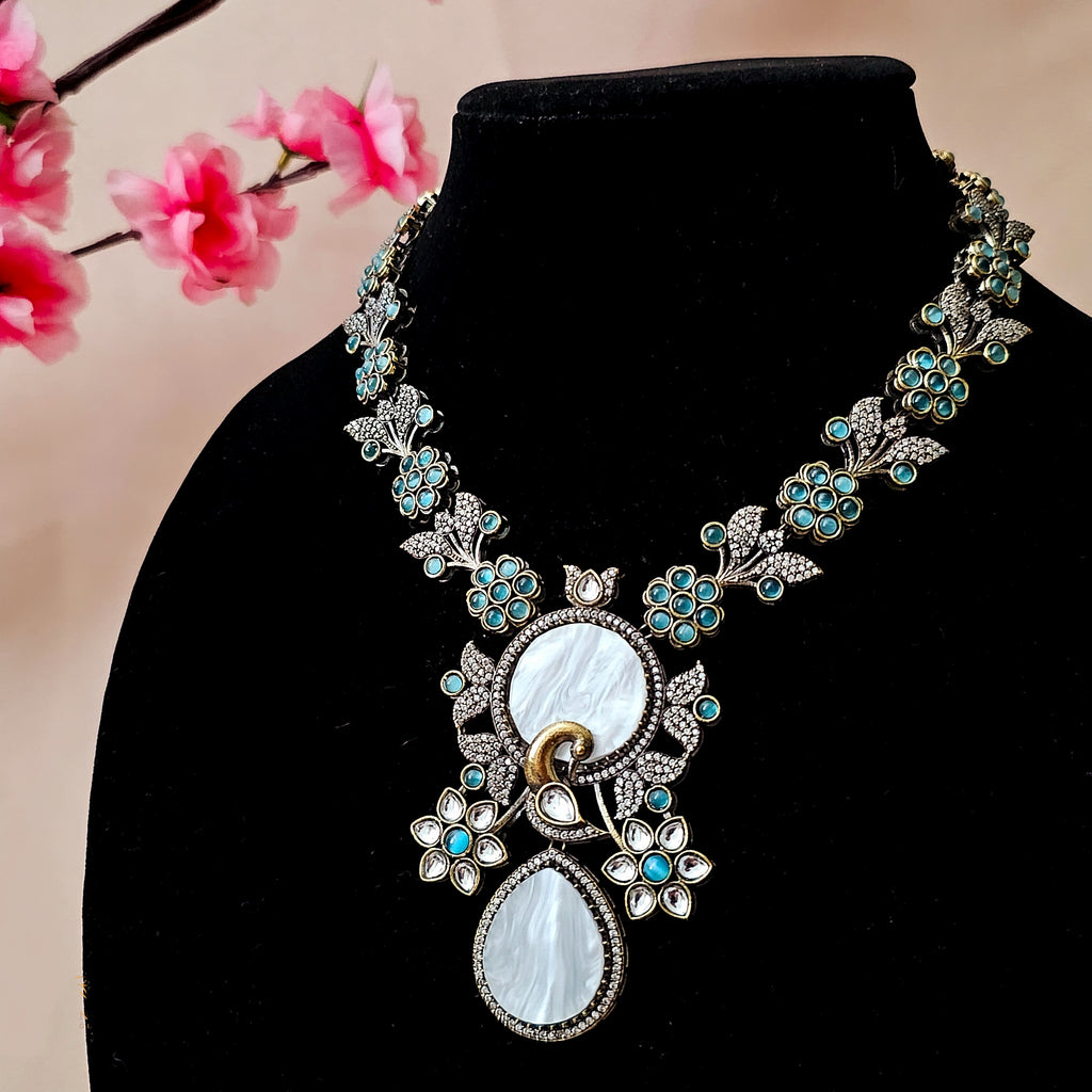 PENESB0136 - Antique Gold-Plated Kundan Necklace Set with Mother of Pearl