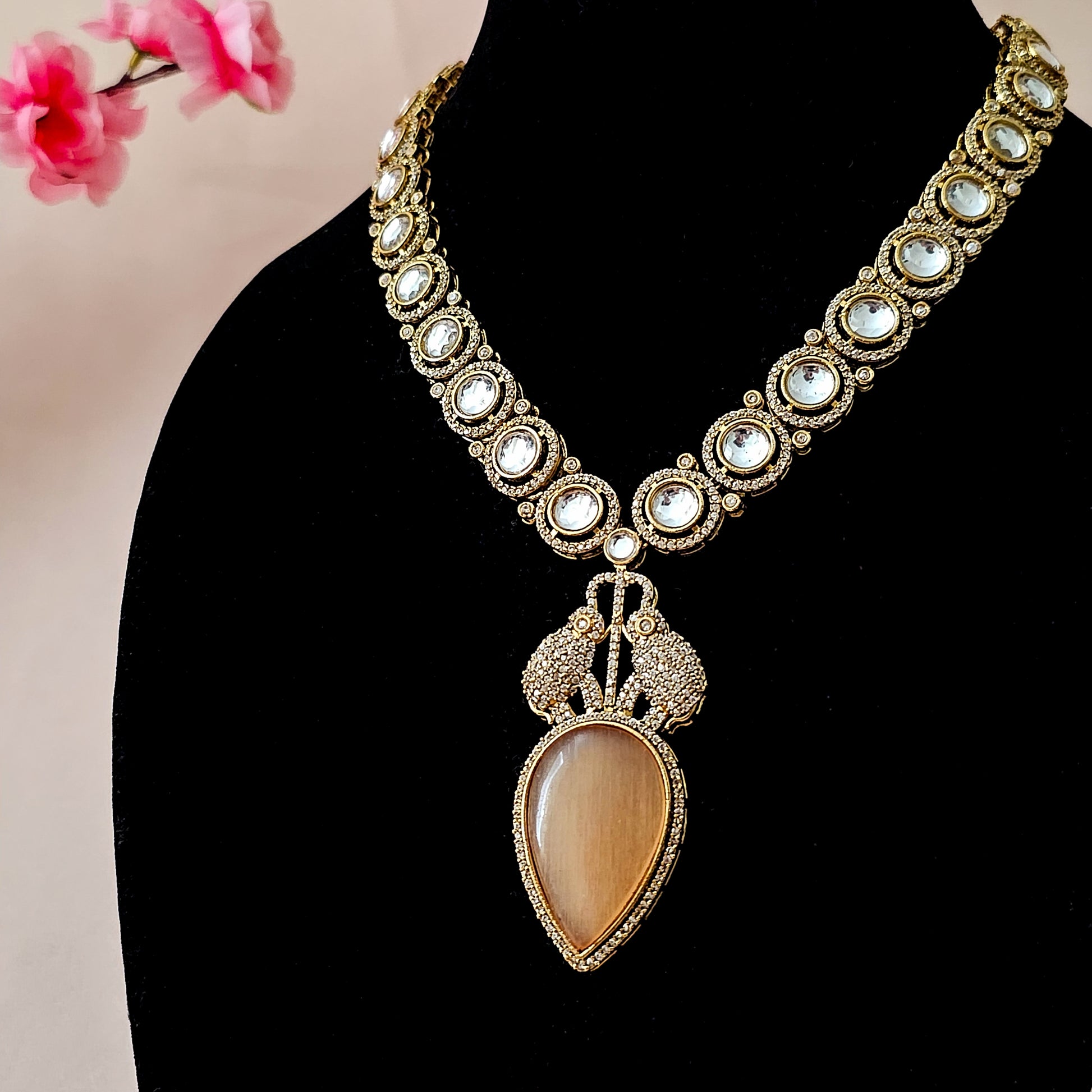 MONEGY0143 - Gold-Plated Kundan Necklace Set
