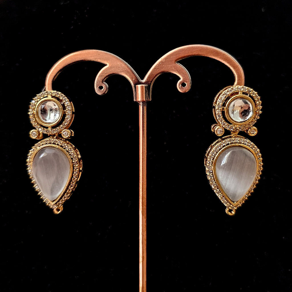 MONEGY0143 - Gold-Plated Kundan Necklace Set