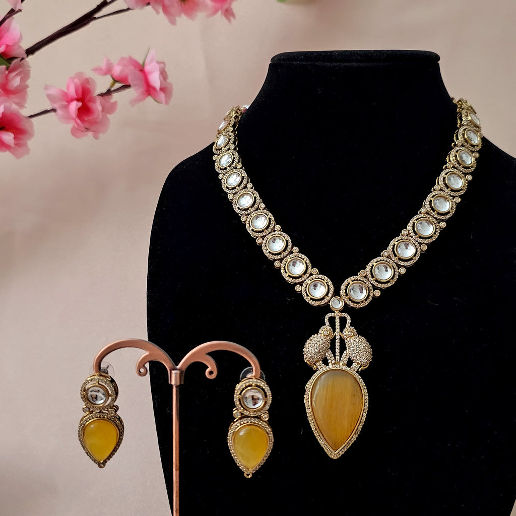 MONEGY0143 - Gold-Plated Kundan Necklace Set