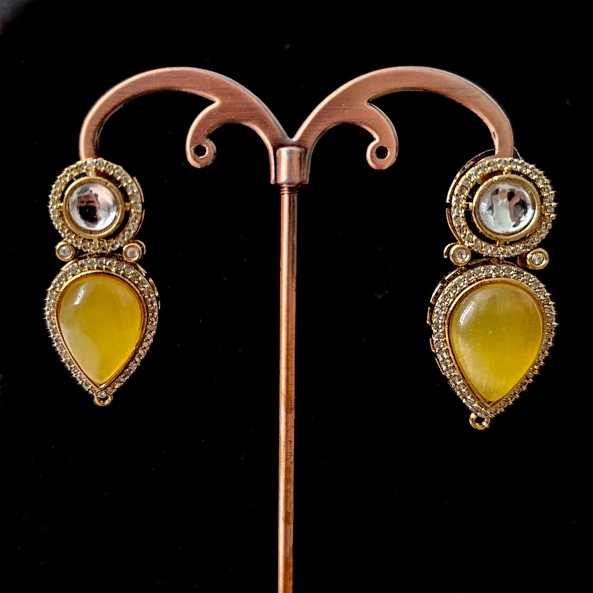 MONEGY0143 - Gold-Plated Kundan Necklace Set