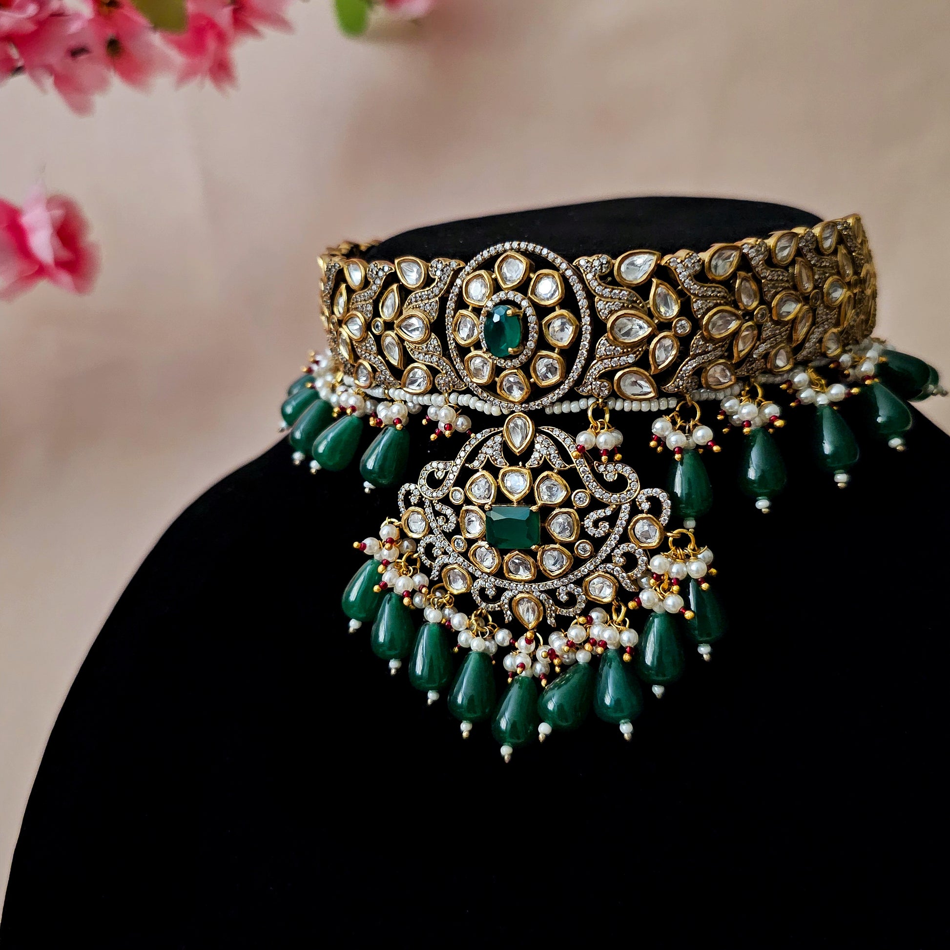 MOCHGR0140 - Antique Gold-Plated Kundan Choker Set with Moissanite