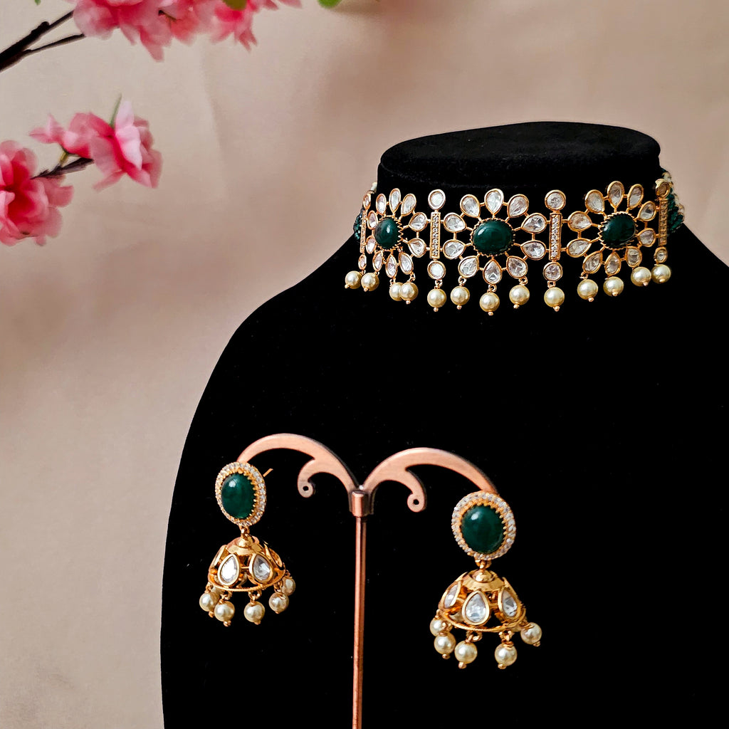 KUCHGR0093 - Gold-Plated Tyaani Kundan Choker Set