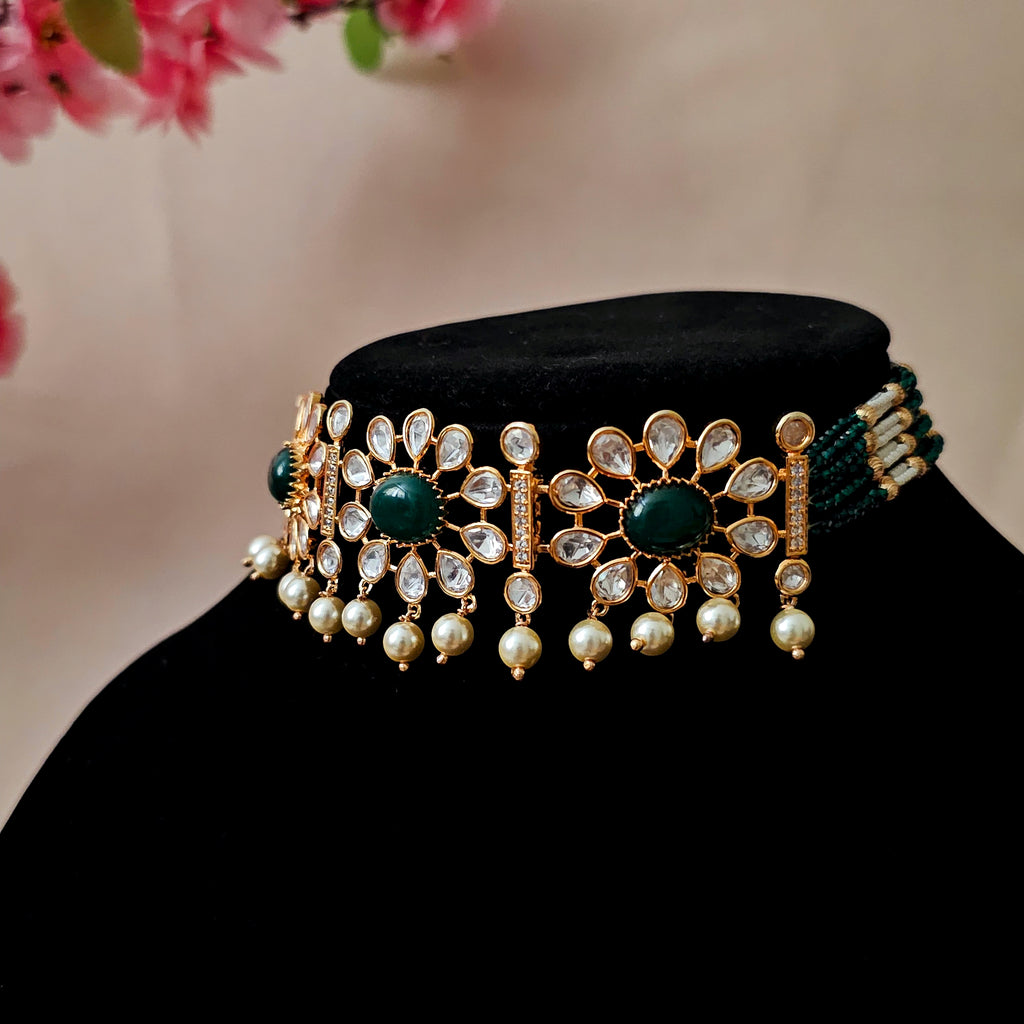 KUCHGR0093 - Gold-Plated Tyaani Kundan Choker Set