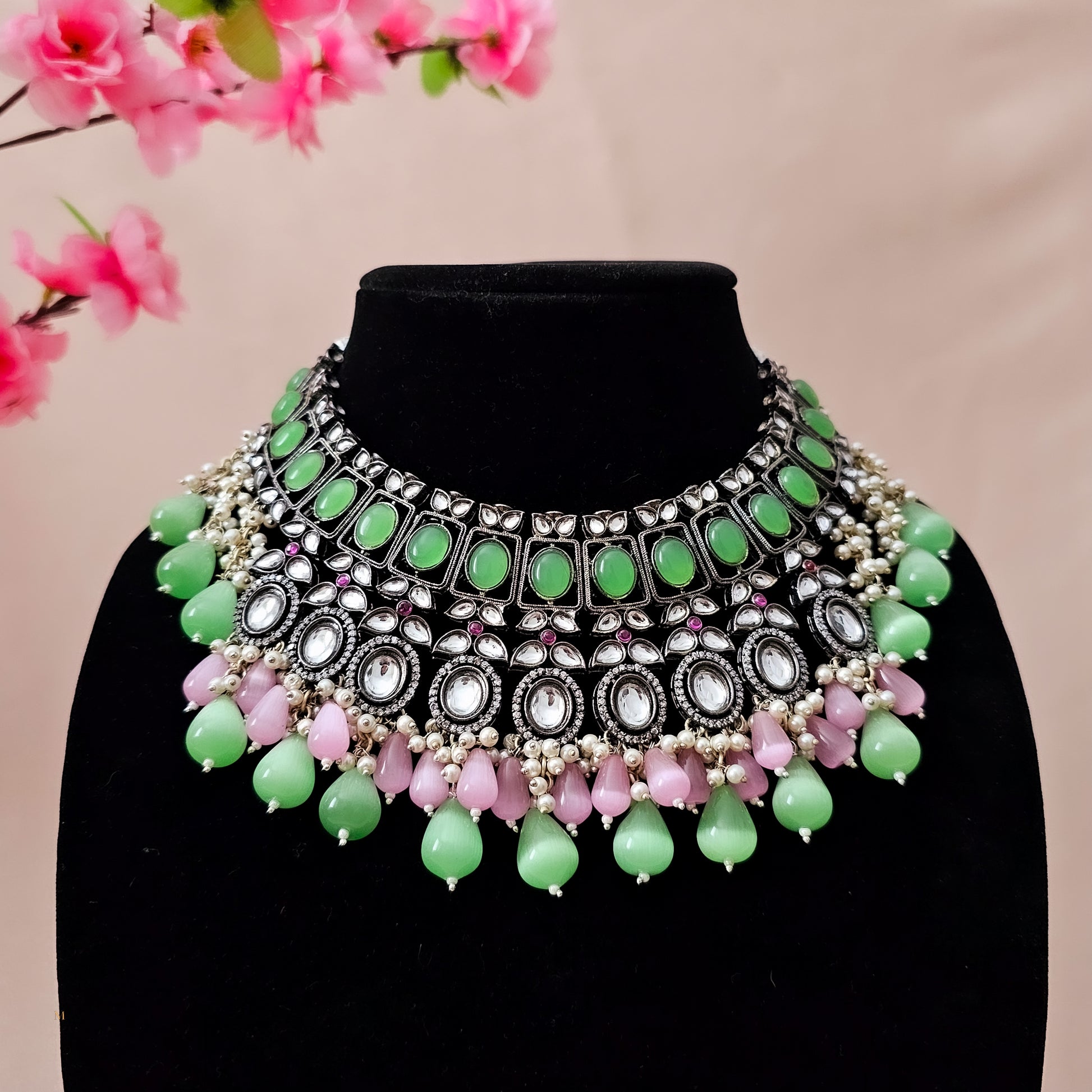 MNNEMC0164 - Victorian Polish Kundan Set with Monalisa Stones