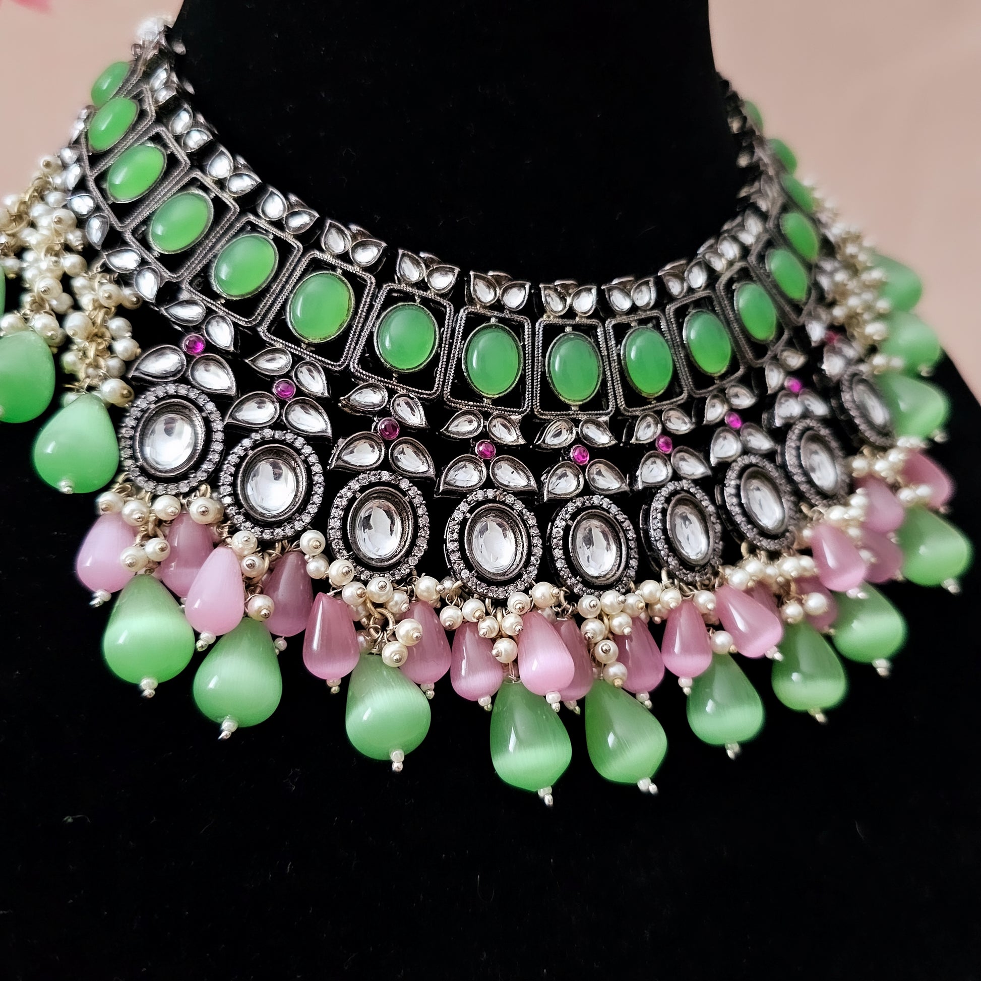 MNNEMC0164 - Victorian Polish Kundan Set with Monalisa Stones