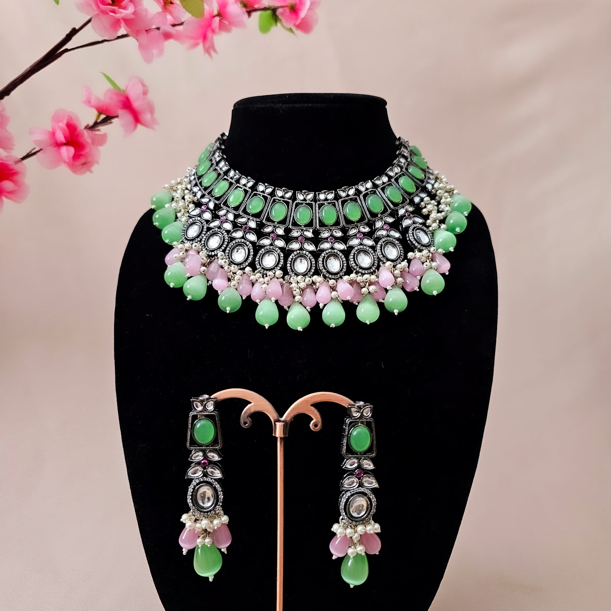 MNNEMC0164 - Victorian Polish Kundan Set with Monalisa Stones