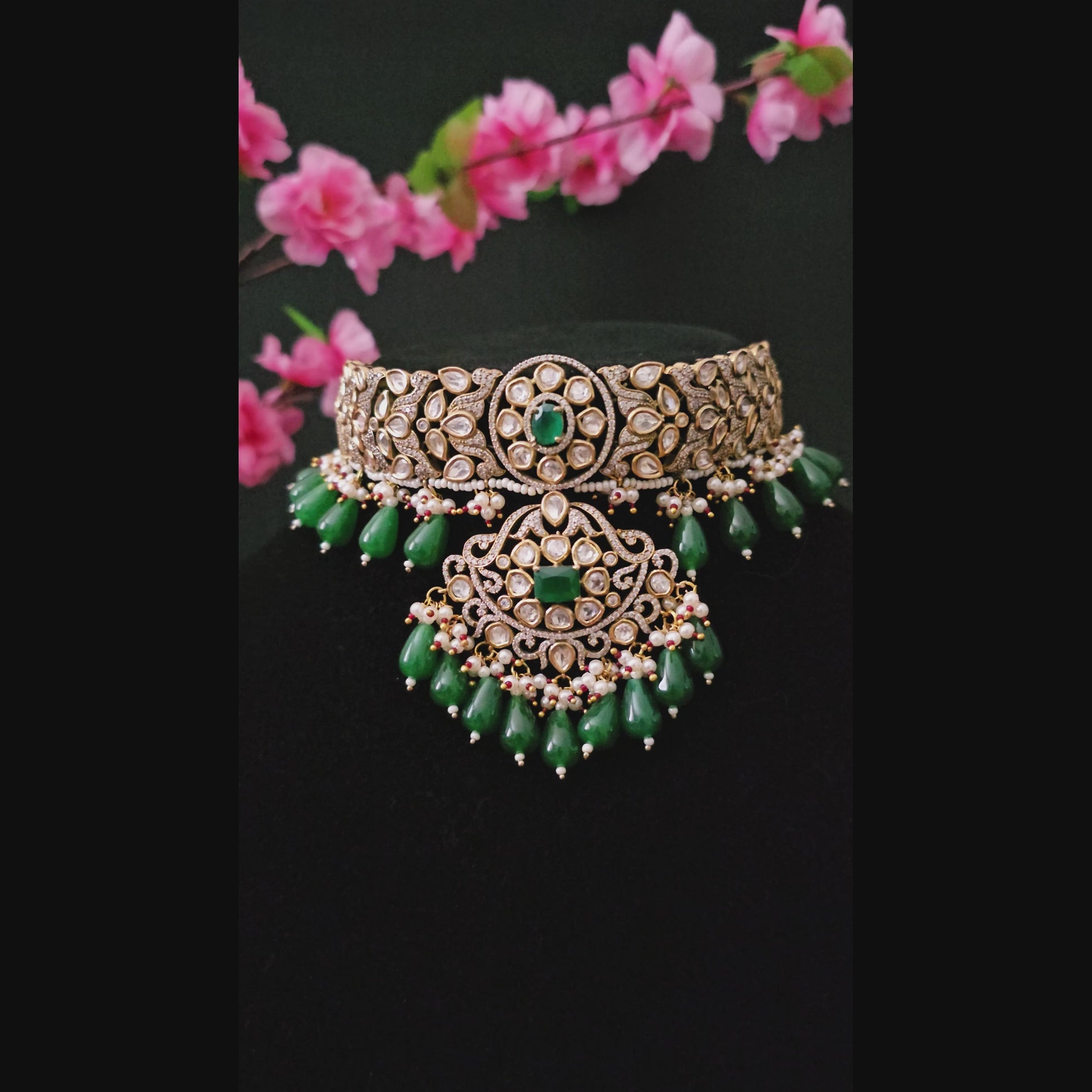 MOCHGR0140 - Antique Gold-Plated Kundan Choker Set with Moissanite